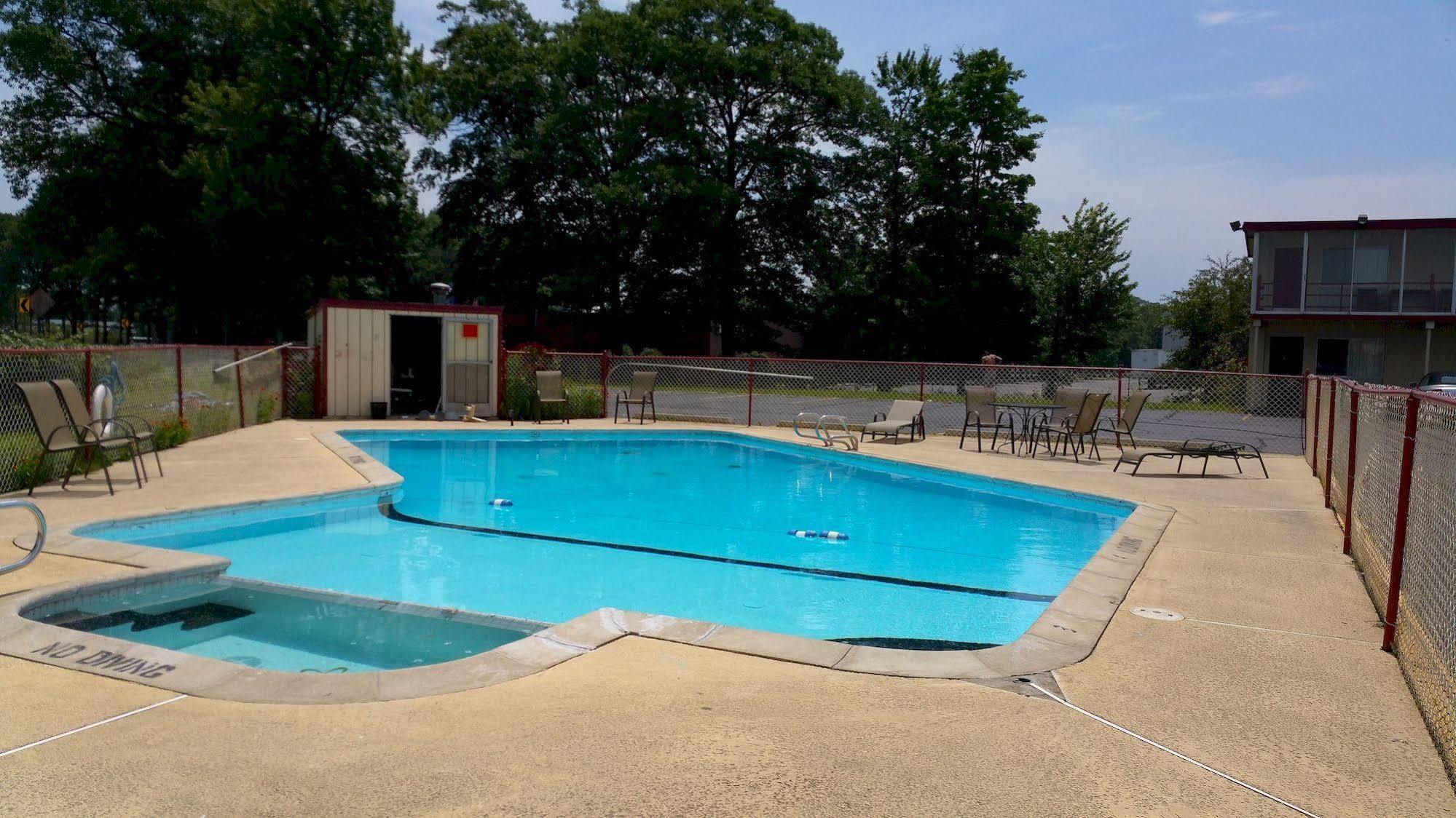 Seaway Motel Roosevelt Park Exterior foto